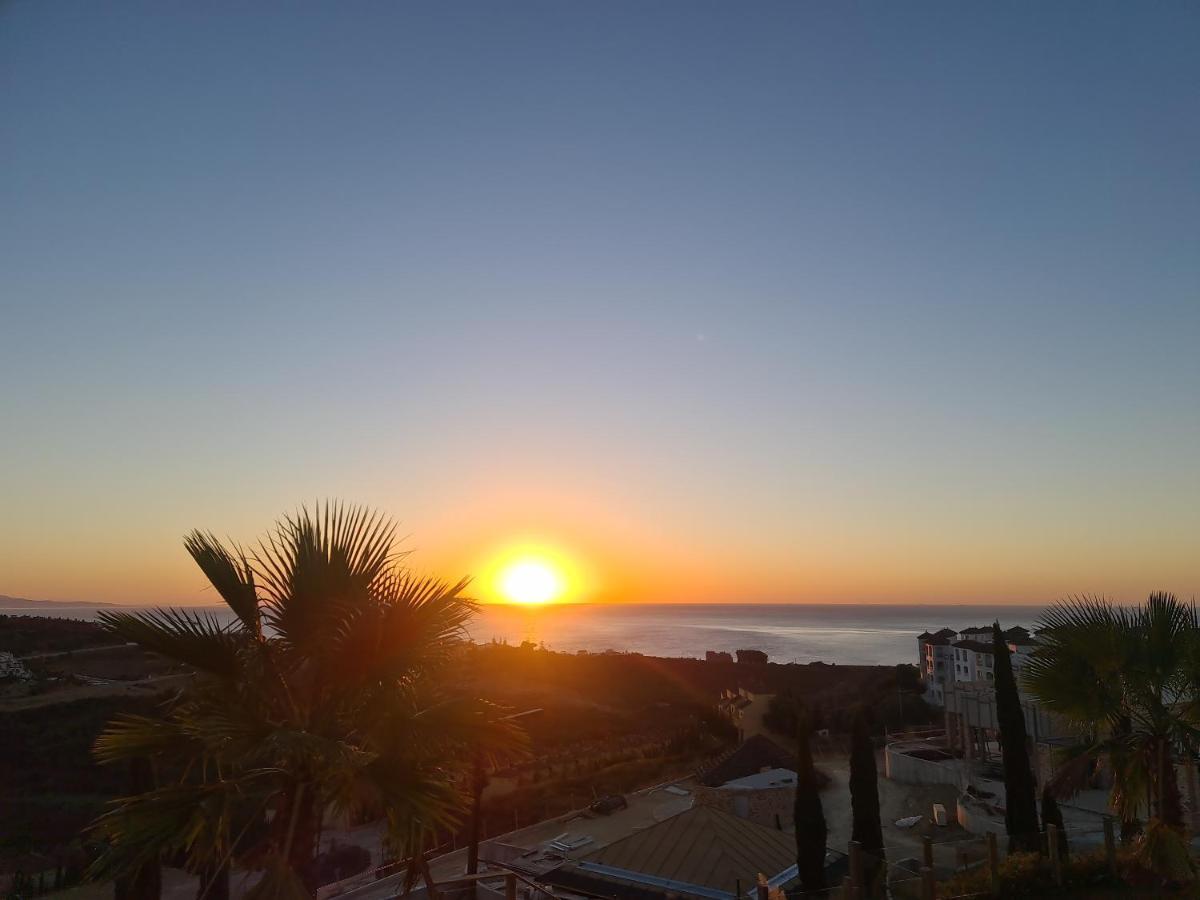 Seaside Serenity - Stylish Apartment With Spectacular Views Manilva Exterior foto
